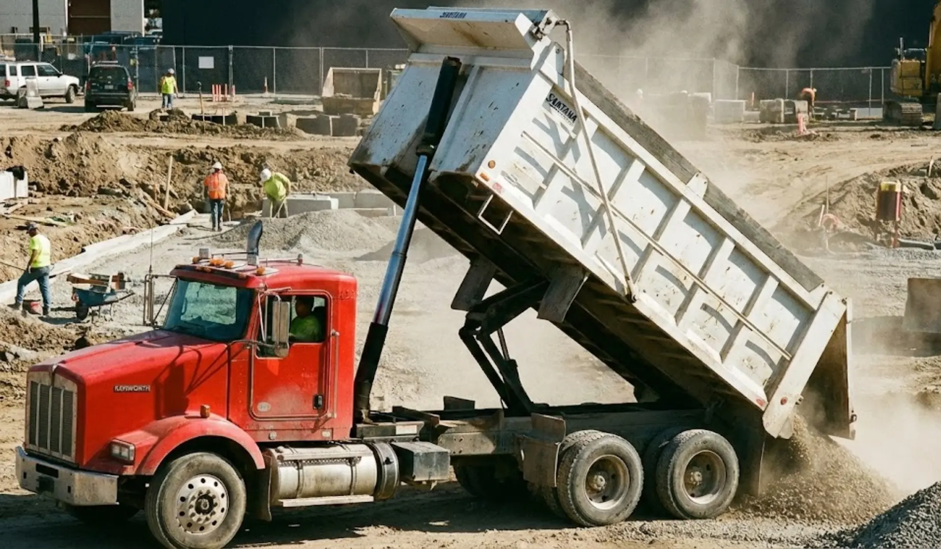 Volteo vs. Materialista: ¿Qué carrocería necesita realmente tu obra?